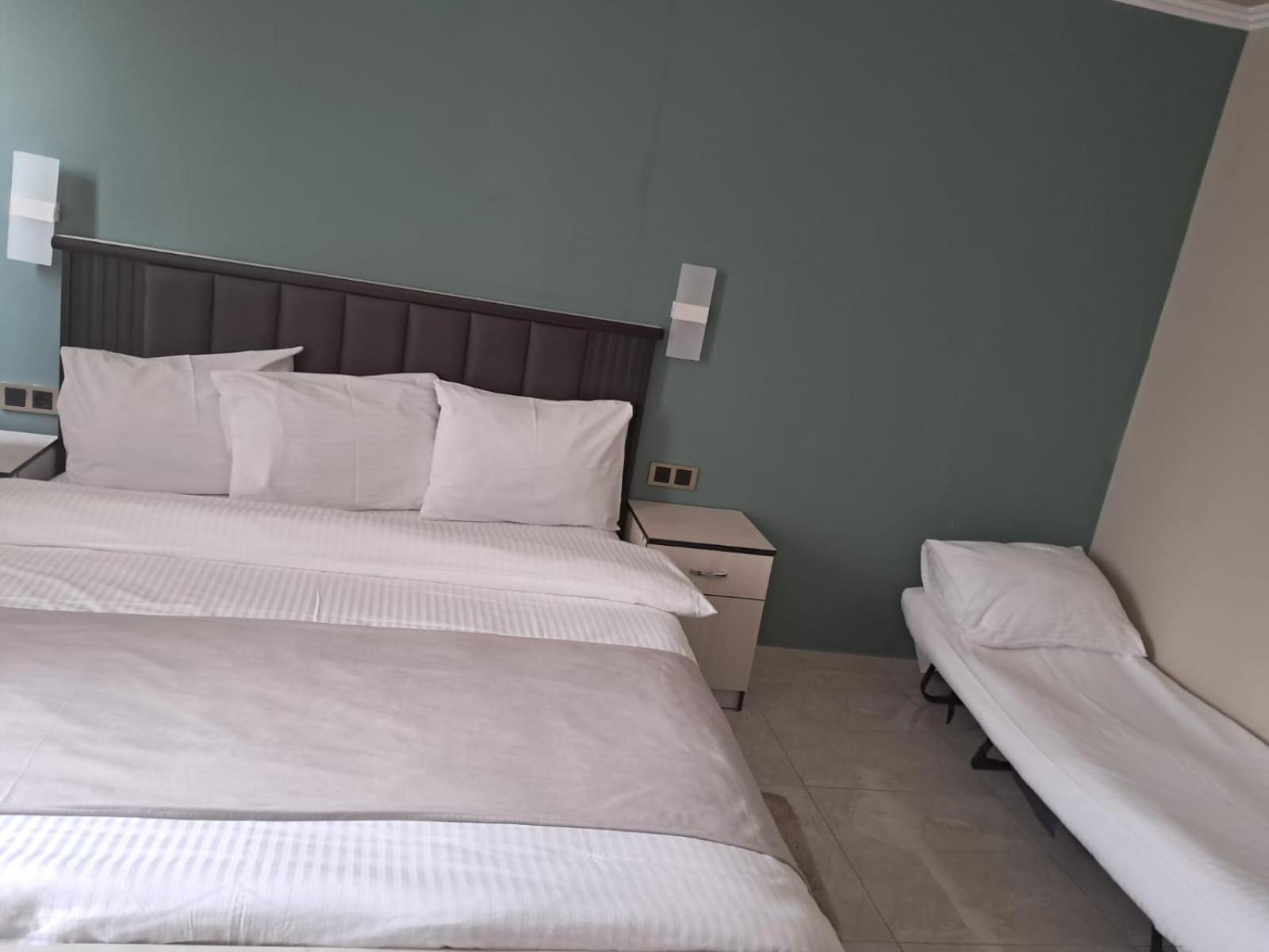 Vell Grey Hotel Martuni Exteriör bild